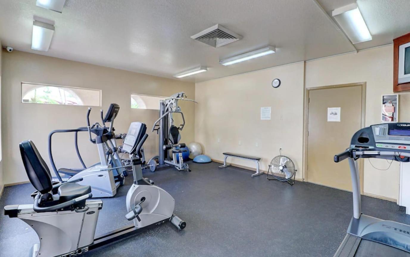 Condo With Heated Pool, Hot Tub, Near Walking Paths Glendale Exterior photo