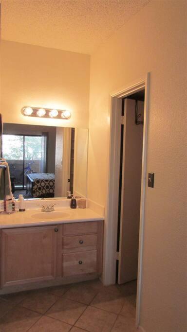 Condo With Heated Pool, Hot Tub, Near Walking Paths Glendale Exterior photo